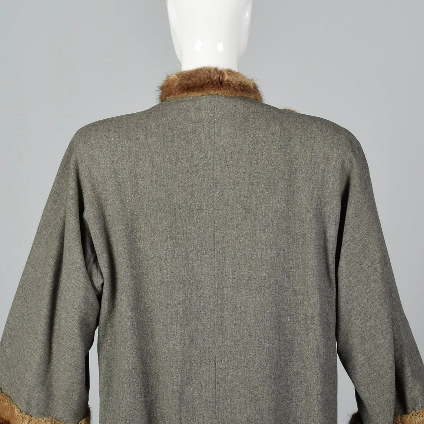 1940s Gray Wool Swing Coat with Beaver Fur Trim