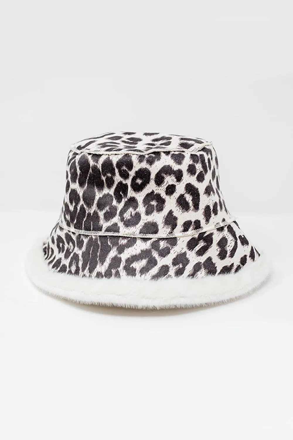 Reversible Bucket Hat in Leopard Print in Ecru