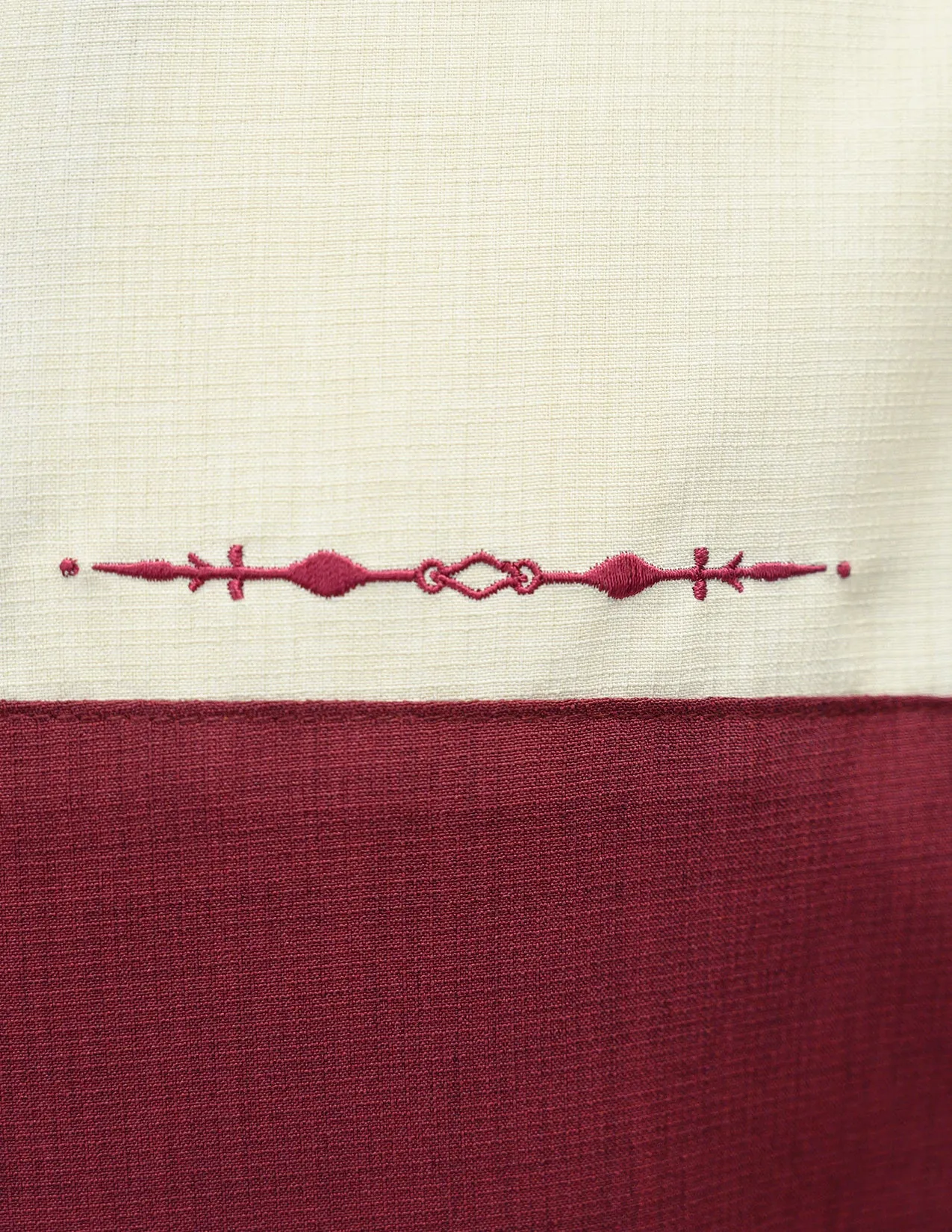 The Earl Bowling Shirt in Burgundy/Stone